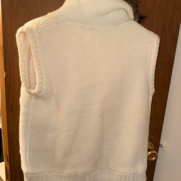 Pink Republic Cream Vest with Faux Fur Collar - Picture 2 of 2